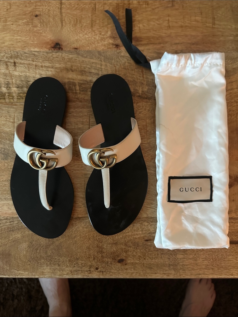 Gucci White Leather Thong Sandals with Gold Double G Logo -Never Worn